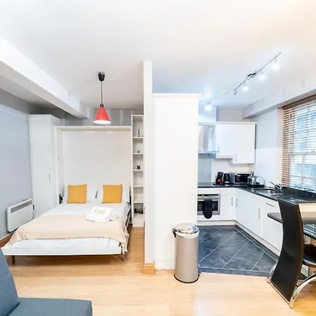 Apartment Luxury Flat In Centre Tirana